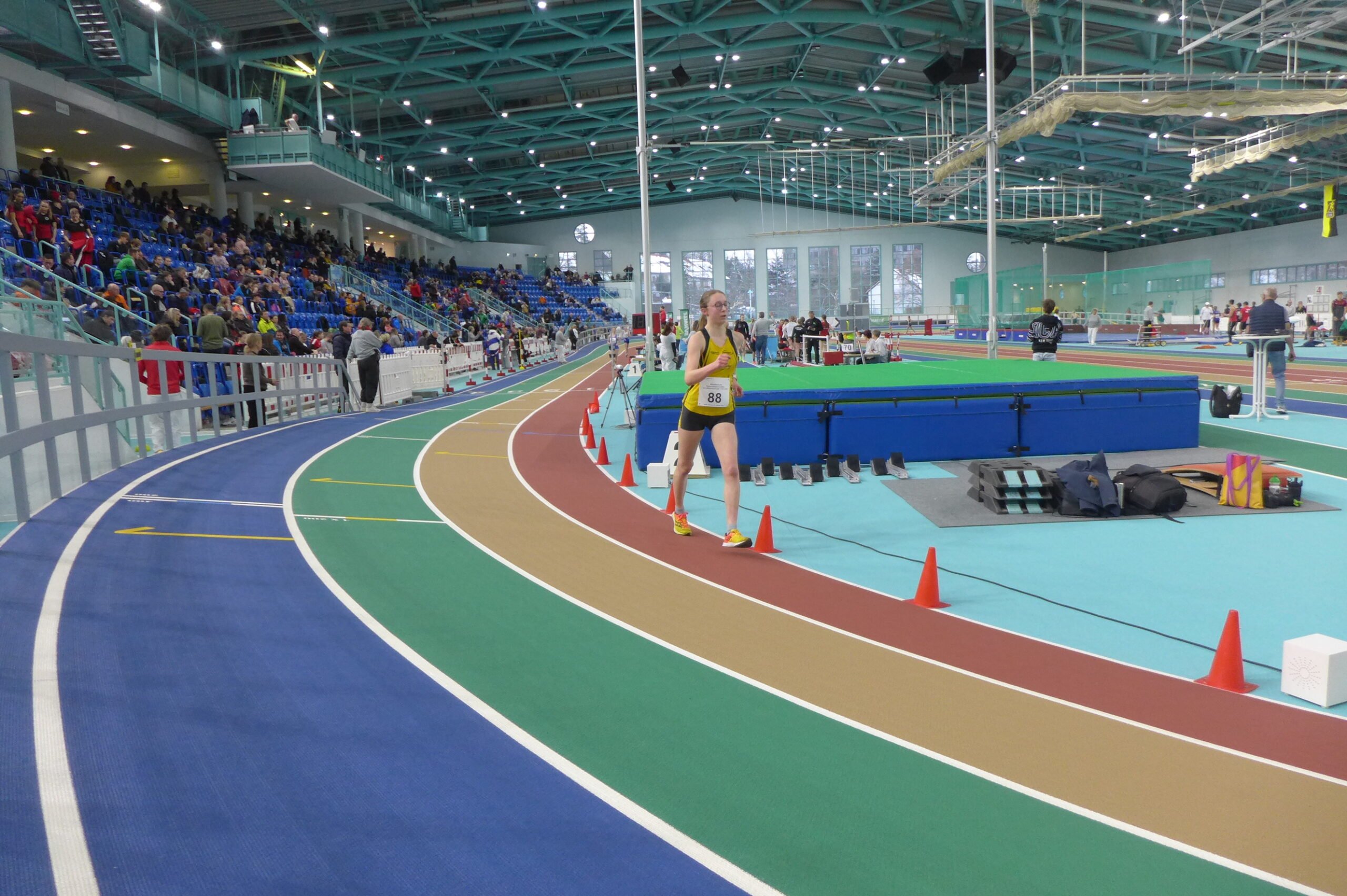 Featured image for “LAV-Athleten bei Meisterschaften unter dem Hallendach aktiv”